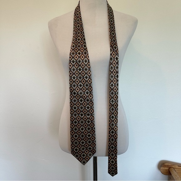 Bundle of two mens silk ties - Picture 6 of 10